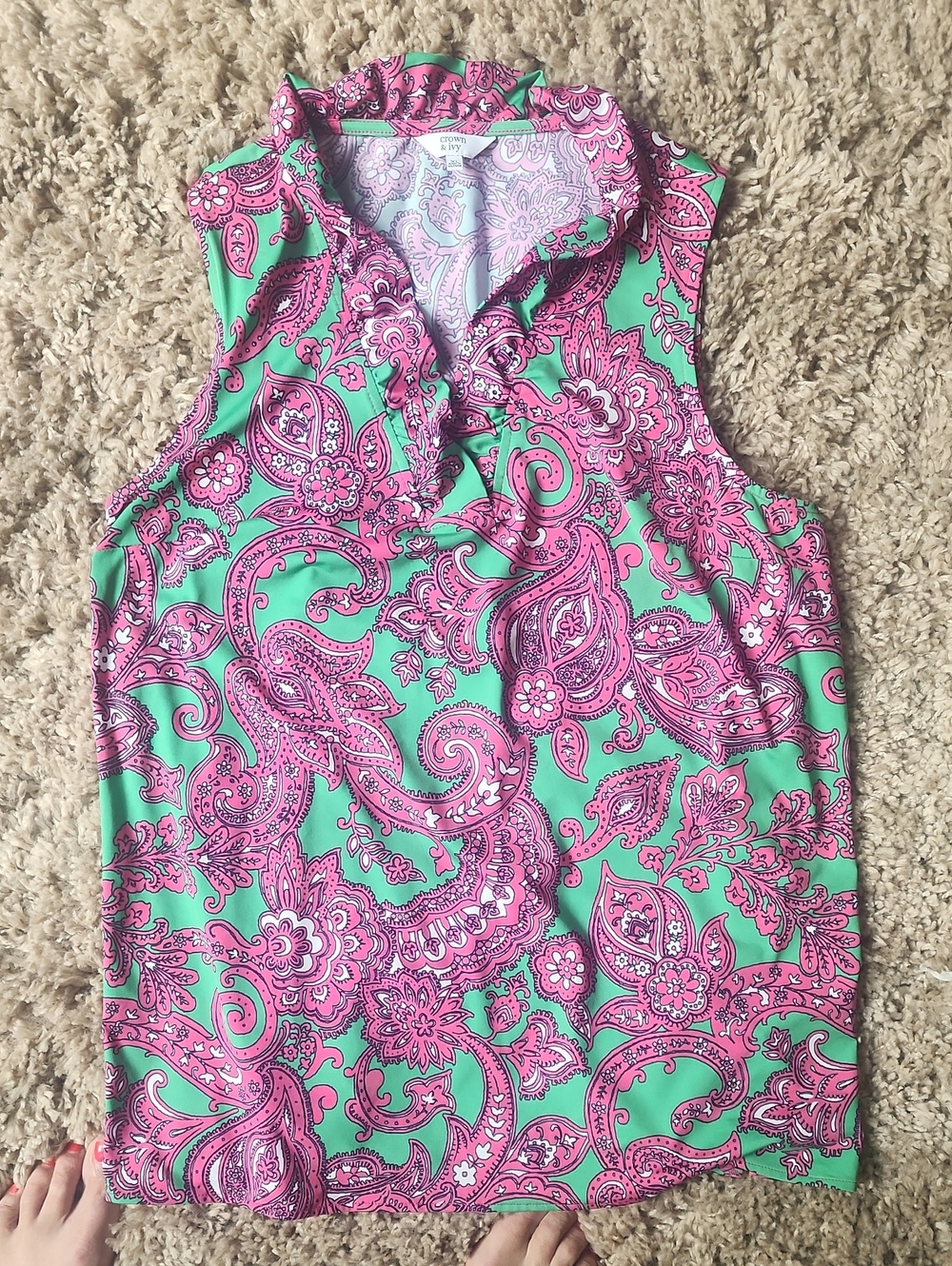 crown & ivy Pink Paisley Ruffle V-Neck Camisole on Mint